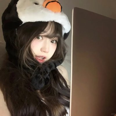 绿杨移作两家春